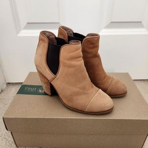 Vince Camuto Suede Ankle Boots, size 5.5, color: camel brown